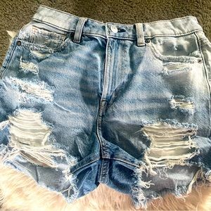 American Eagle Outfitters Shorts size 2 (27-28 inch waist)